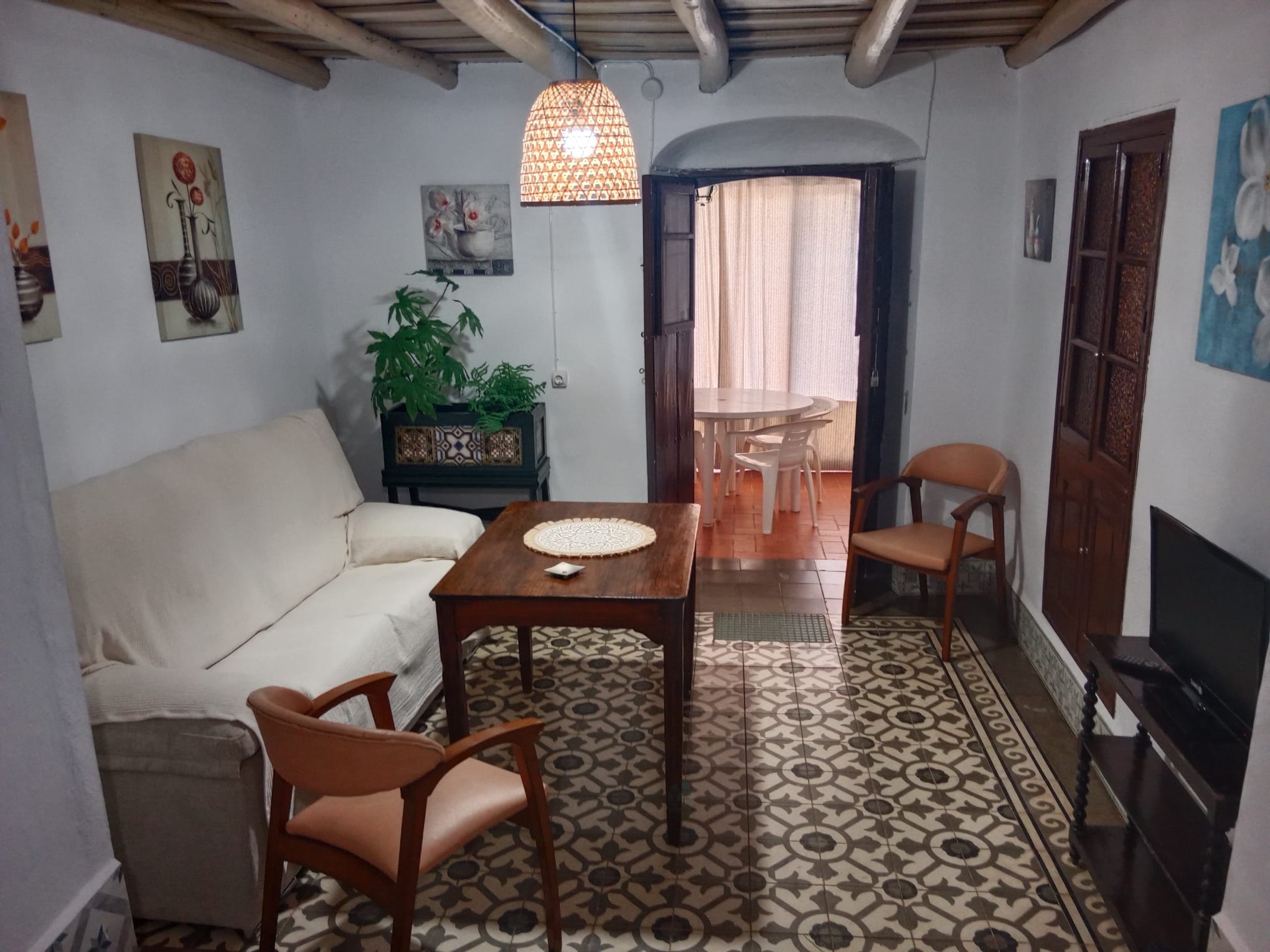 Detalle del salón rústico